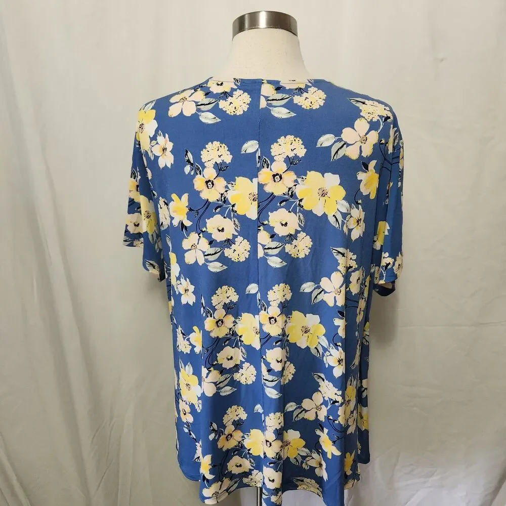 C EST 1946 Woman Top 18/20W Crossover Side Ruched Blue Yellow Floral Stretch - Picture 6 of 9